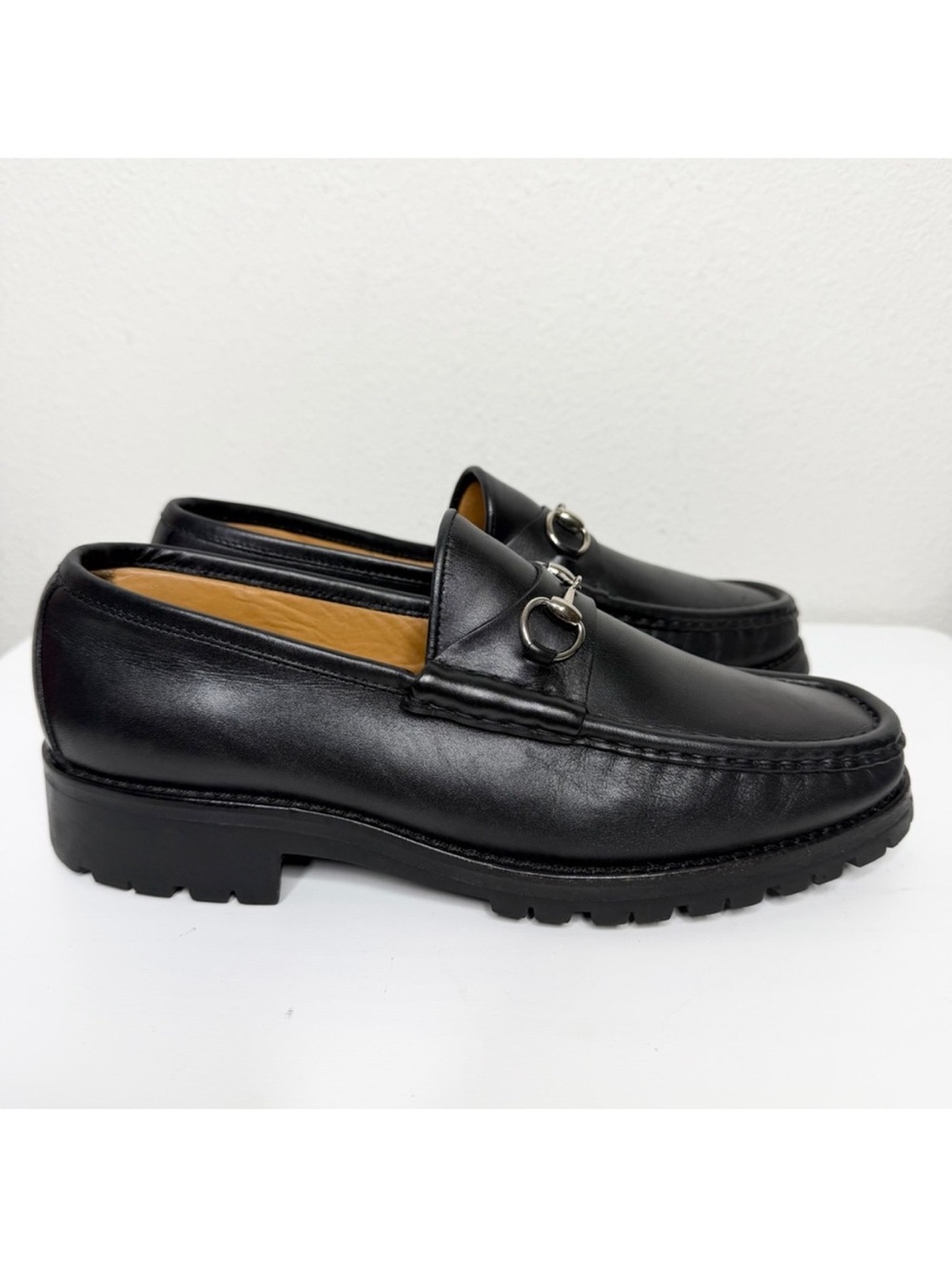Gucci Menโs horsebit loafers size 10